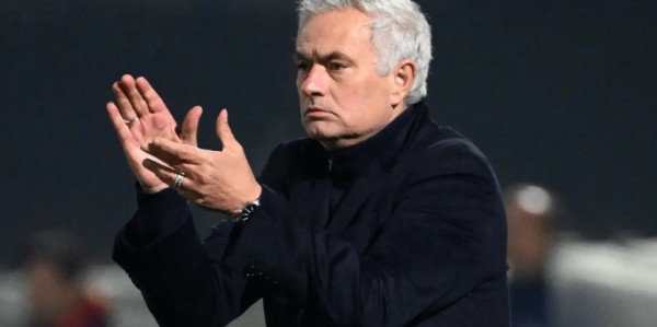 MK体育官网-嘲讽穆帅言而无信！昔日旧将翻脸，嘴巴大于实力，难怪无豪门邀请|何塞·穆里尼奥|林肯|加布里埃尔·热苏斯|费内巴切|穆里尼奥_新浪体育_新浪新闻